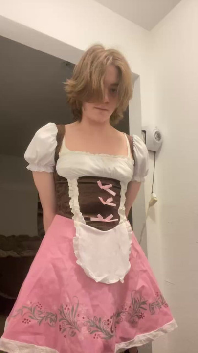 Sissy maid shows her ass