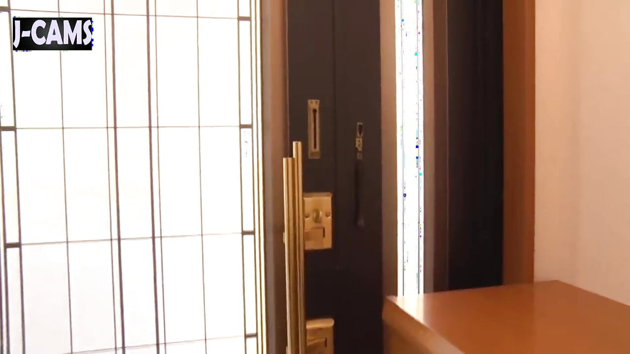 Büyük memeli dölleme. Tam vücut güzelliği seni içeri çekiyor, yumuşak kıvrımlar kalın ve ateşli bir kaplamayla buluşuyor. - Bölüm 1