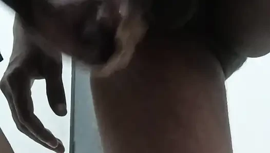 Aaj hua kafi dino bad makeout.