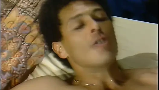 Membangkitkan Hasrat Seksual