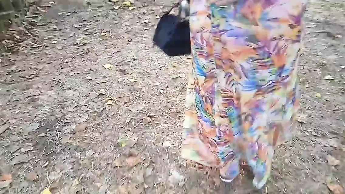 在公园里露出....风险