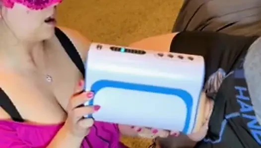 Üvey oğlumun boşalması sonsuza kadar sürüyor.