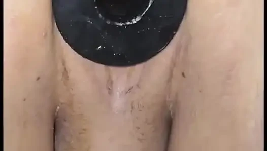 Dağınık döl ve yemek dolu amcık