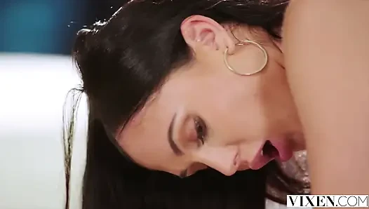 Vixen modelleri ariana ve cecilia genç fotoğrafçıyı baştan çıkarıyor