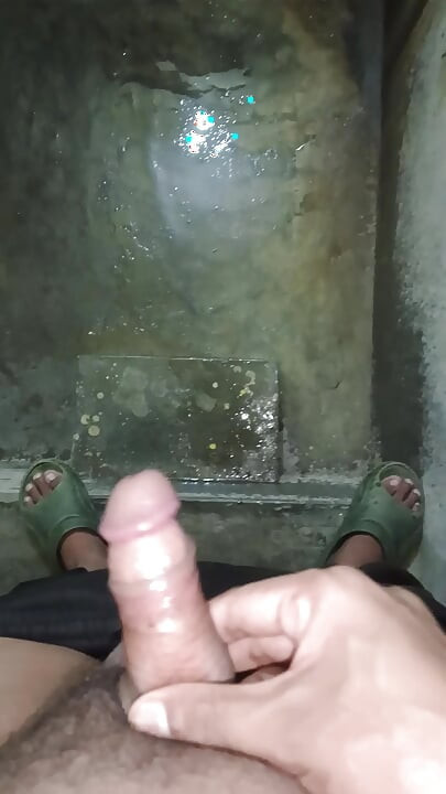 Piss and cumshot from girlfriend hand
