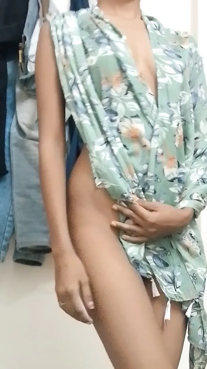 Beautiful babe with sexy body