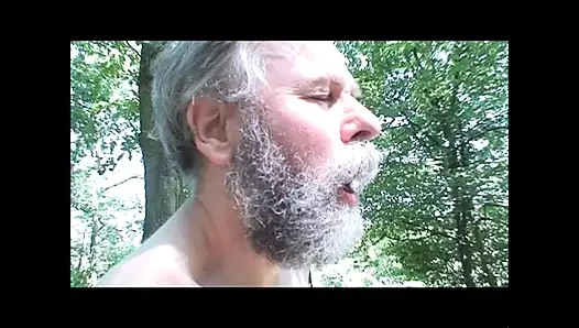 Как и папа, никого нет