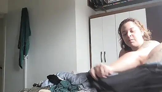 Long Distance GF Found Something Special, Can't Help but Miss You a Lot