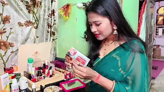 Hintli desi iki arkadaş bir erkekle sert sikişiyor