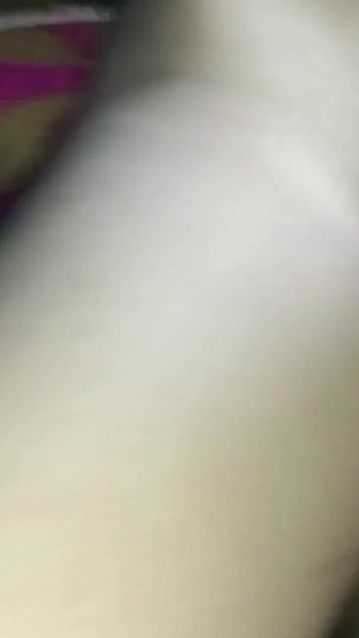 Zadivljujući trenutak iz "Indijske studentice preko noći i iscijeđene vode, djevojka dečko, vrući seksi desi video, indijska djevojka"