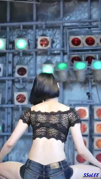 I-REN's Boyoung (Butt Fapcam)