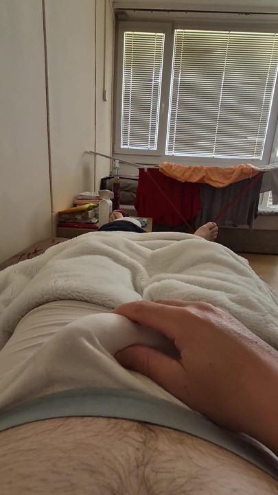 彼を手であげて、お願い