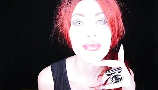 Siyah çizmeli kızıl saçlı İtalyan sahibe seni aşağılıyor