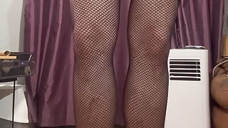 Spriccelő cumi kék fűzőben és magassarkúban