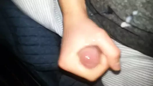 genç chub boşalan üzerinde kendini