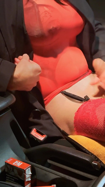 งานเลอะเทอะใหม่ กระโปรงสกปรกและถุงน่องในฉี่และน้ําเงี่ยน 1 | 1 คลิป 3