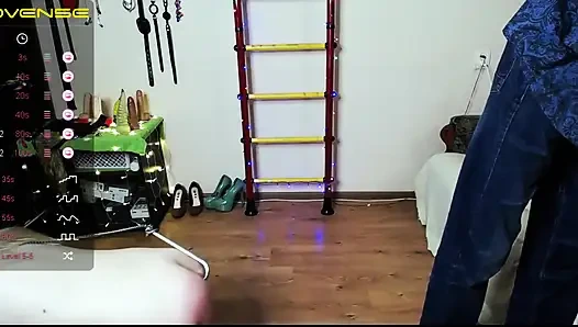 Betapa hebatnya ketika pasanganku mengambil kontrol dan bereksperimen denganku.