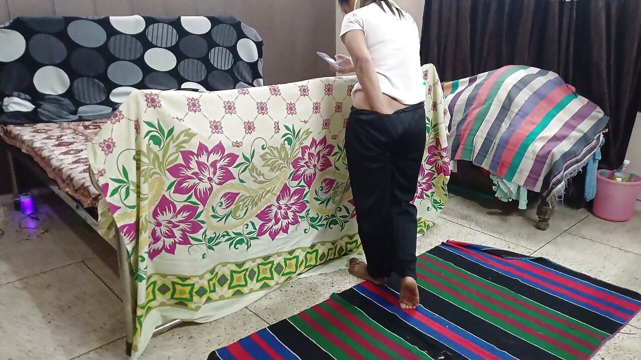 Kakak tiri ngentot sama adik tirinya yang cantik sambil nonton film