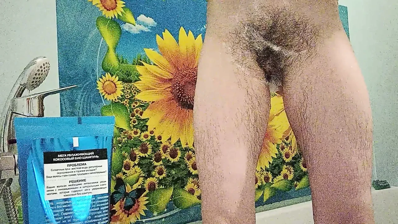 Soapy hairy pussy and butts closeup. Piss.