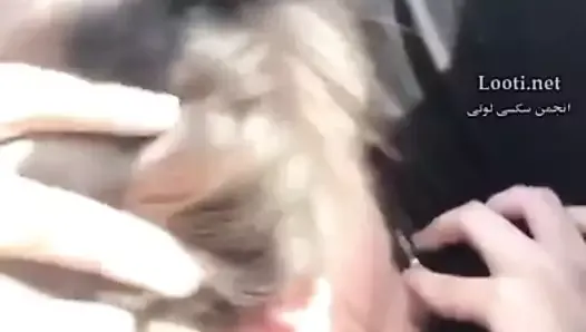 Persa iraniana cadela dando chupada no carro e engolindo