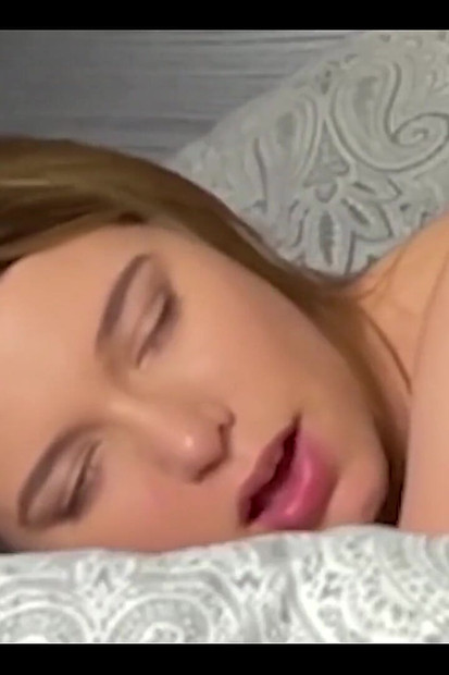 Sam's Jiggly Butt Compilation 31