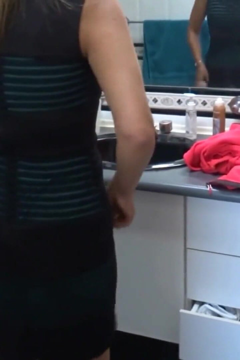 妻は元彼とセックスする前に見せびらかす