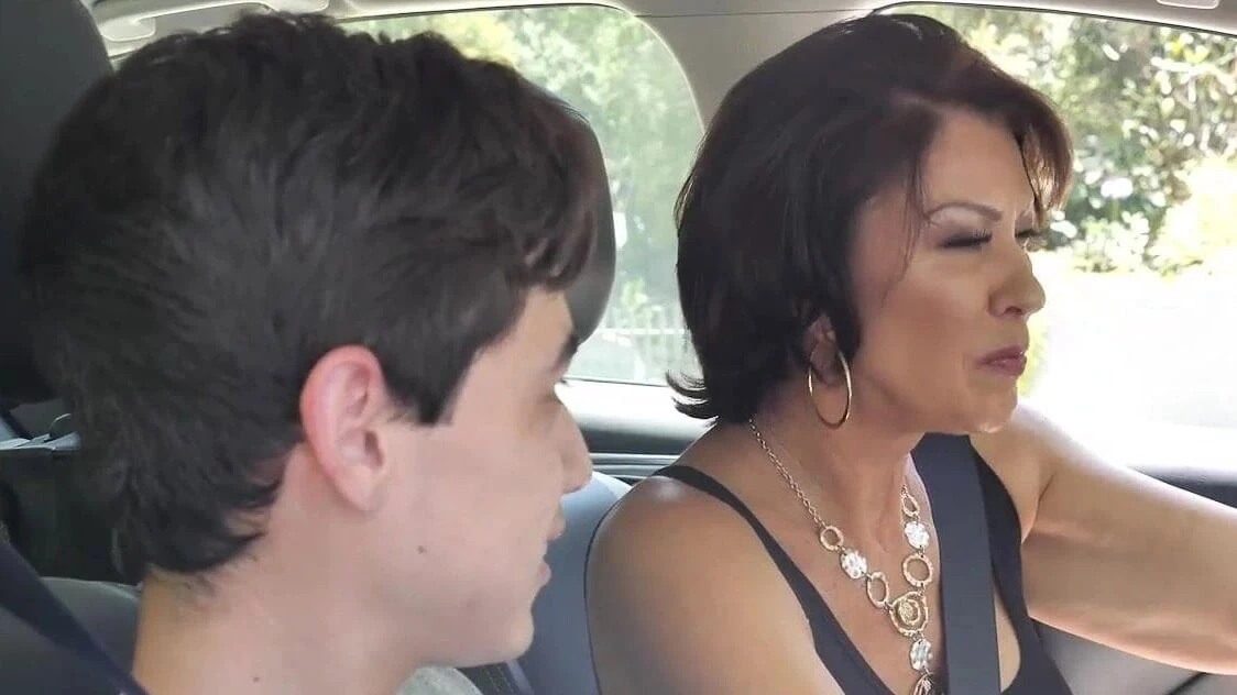 Naughty America - Mrs. Fuller (Vanessa Videl) teaches Juan how
