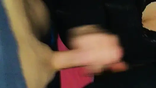 Ich lutsche meinen schwanz draußen