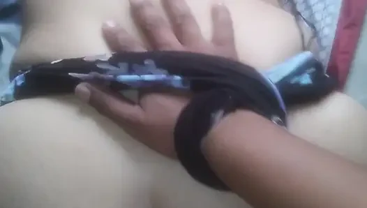 Saudara tiri jangan masukkan ke dalam diriku, itu tidak benar