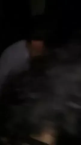 PROVOCANDOLE SQUIRT A MADURA EN COCHE