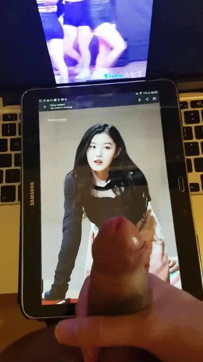 Pristin xiyeon射精致敬