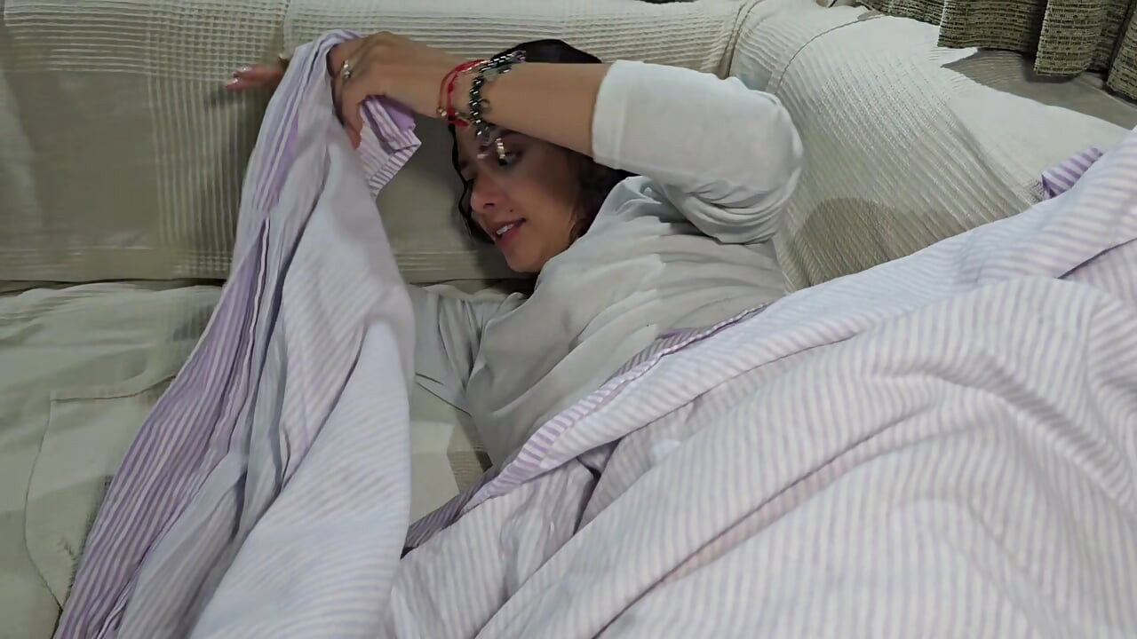 I give my rich Latina stepsister a nice fuck until she gives her all her rich milk on her feet