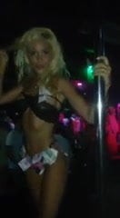 bailando en COCODRILO
