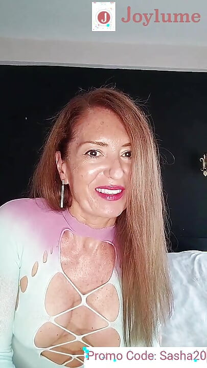 Orgasmes multiples avec JOYLUME. Je veux que tu me baise profondément !!