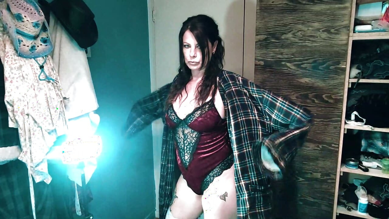 Role Play,jades Get Surprise From the Door Bell