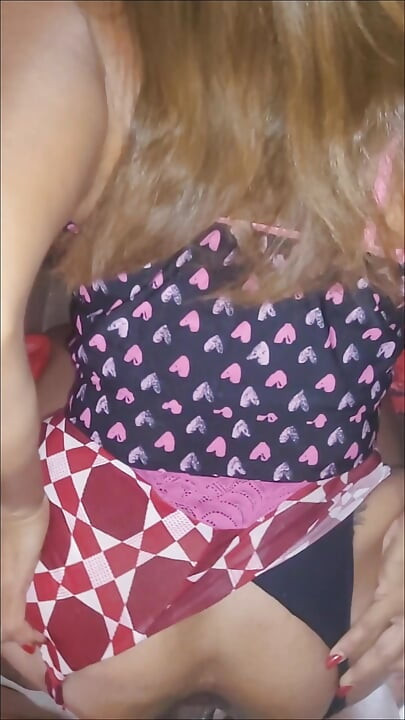 Brineta se jebe u guzicu i dobiva mlijeko u guzicu