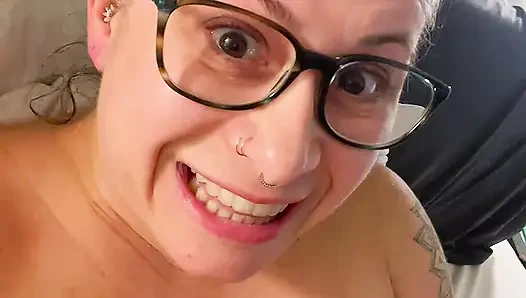 Senin için sıkı küçük orta yaşlı seksi amcığımı patlatıyorum