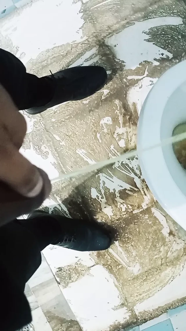 I couldn't control myself and started peeing all over the toilet