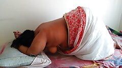 55-летняя тамильская бабушка Ke Sath Masti - большую задницу индийской горячей тетушки трахнули перед камшотом