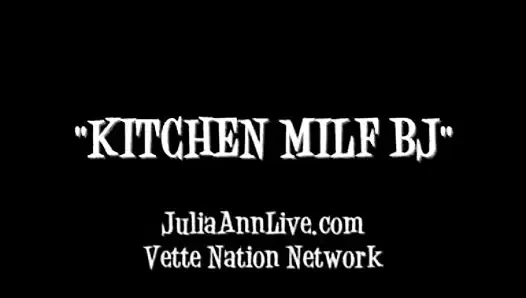 MILF küche blowjob