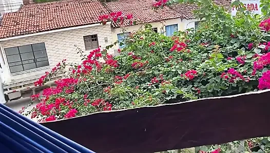 Awalnya dia nakal dan minta dientot lebih dalam lagi