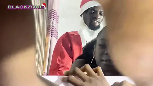 Noel Baba kovboy kıza biniyor ve Adam Noel hediyesi olarak onu domaltarak iyi sikiyor