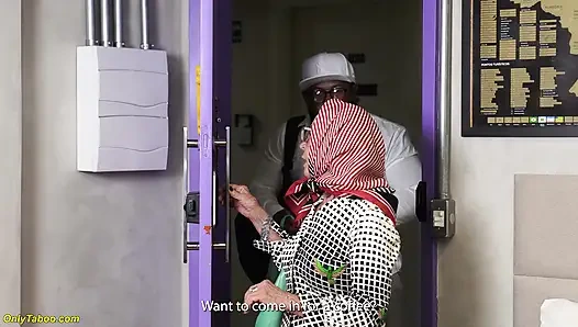 79-летняя бабушка готова к траху в задницу