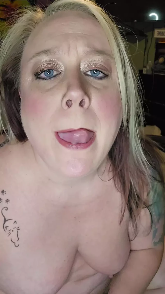 Hot wife cucks daddy while she fucks another man toy
