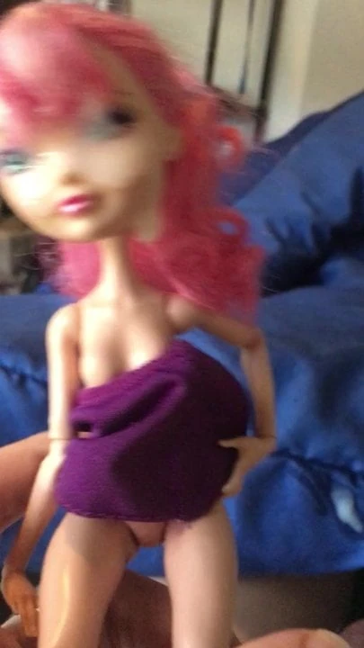 Dropping a load on yuki (doll)