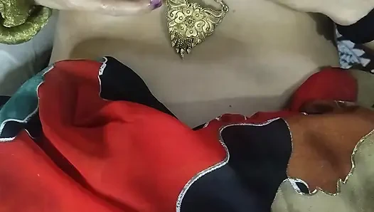 Sexy indian hot lady chut may ungli dal kar chut ka pani nikala
