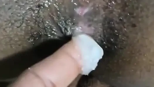 Bellestarre pertama kali melakukan anal