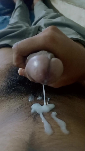 After 35 minutes finally cum released come on girls come and lick my cock😘 and drink my cum