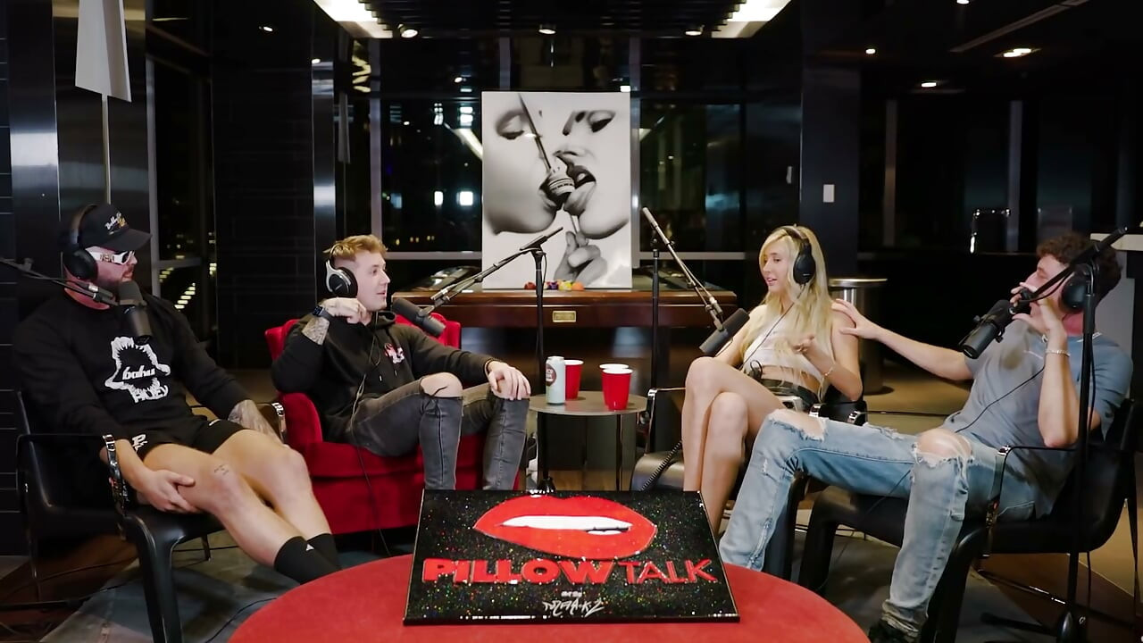 Podwójna randka z Carly Lawrence i Joey Joy [poduszka Talk]