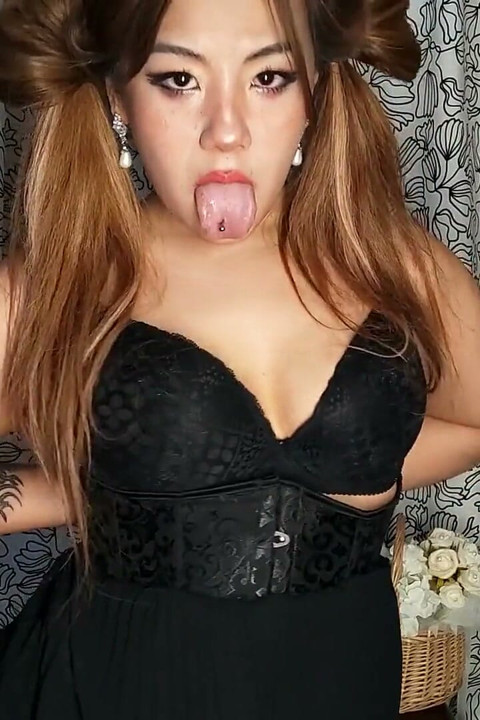 Plump Asian Uses to Fondle Her Meaty Pussy